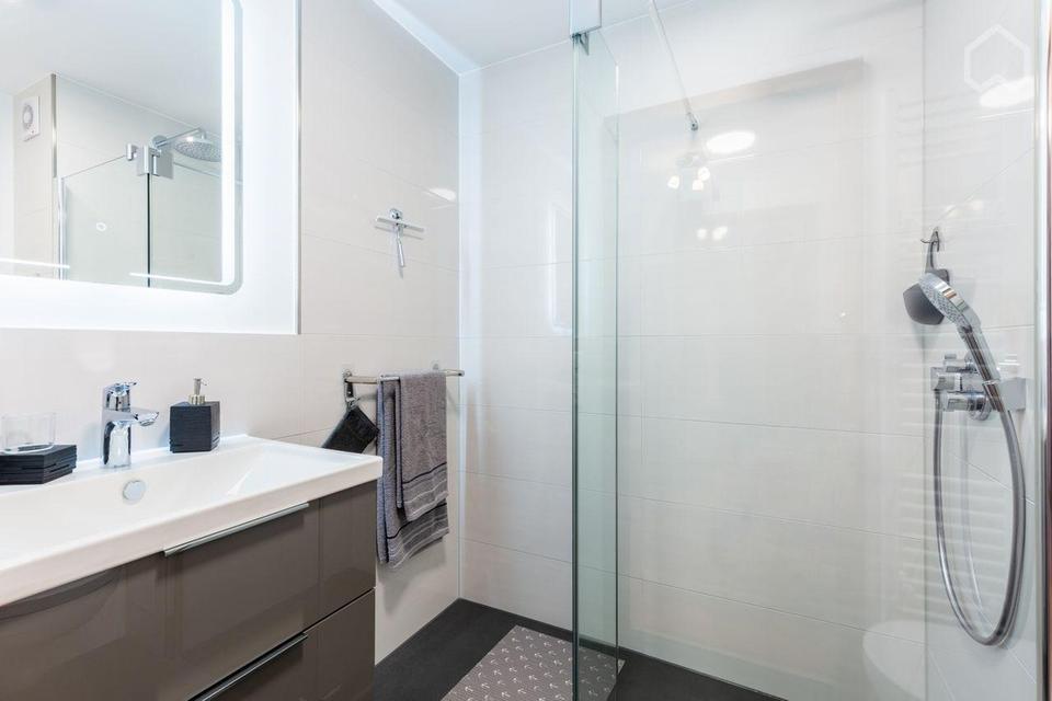 Helle Wohnung mit Balkon – Bild 10