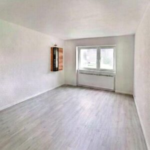 2-Zimmer-Wohnung mit Balkon u. guter Verkehrsanbindung