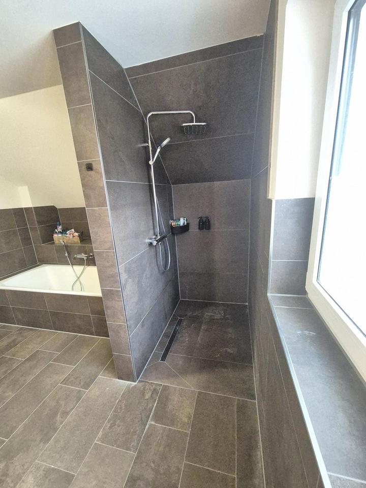 Großzügiges Einfamilienhaus in Massivbauweise mit großem Garten und PV-Anlage - Preis VB – Bild 7