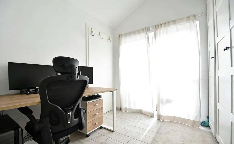 Moderne und helle 3,5-Zimmer-Wohnung | Balkon & Garage | EBK | 3 Min U-Bahn | Nähe Uni Hohenheim – Bild 4