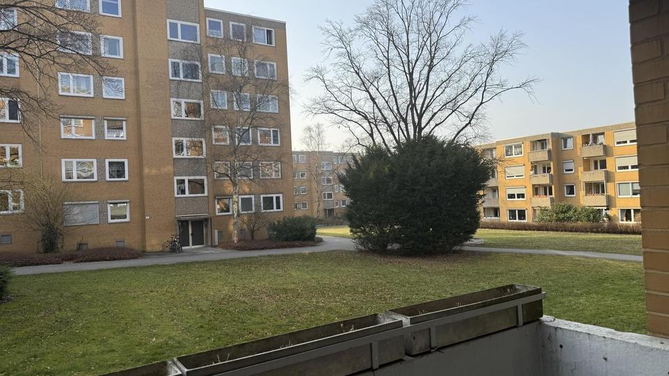 Helle 4 Zimmer Wohnung, gut angebunden, in Hannover-Ahlem – Bild 2