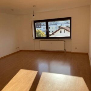 Ab sofort! Helle, ruhige 2-Zi-WHG in Sendling! Kein Balkon! Kleine Küchenzeile!