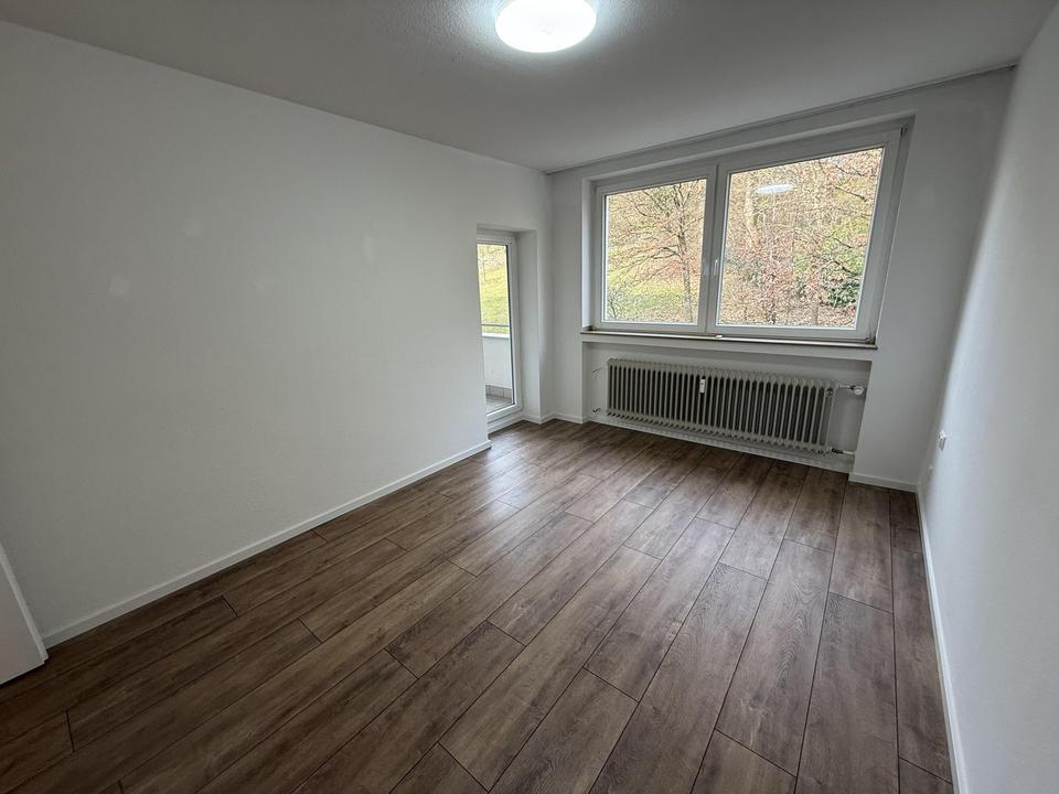 Sonnige 3ZKB beim Jung-Stilling KH, mit Aufzug, mit EBK, neues Bad gepl., elektr. Garage, renov. – Bild 10