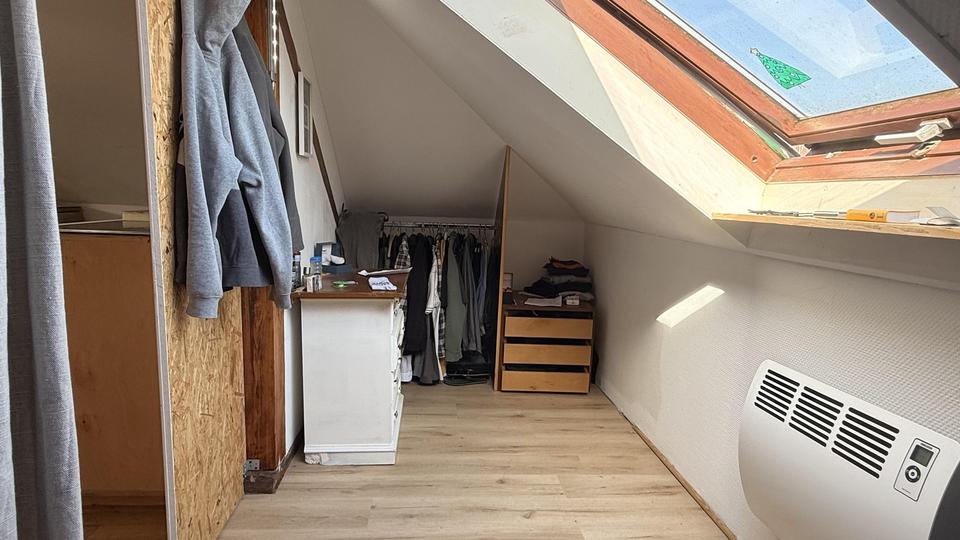 Vermietete DG-Wohnung mit 7,2 % Rendite — renoviert (inkl. Elektrik), Energieklasse B, prov.frei – Bild 12