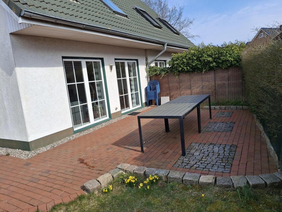 Nahe Ostsee: Gepflegte Doppelhaushälfte mit Kamin, Sauna und Doppelcarport – Bild 2