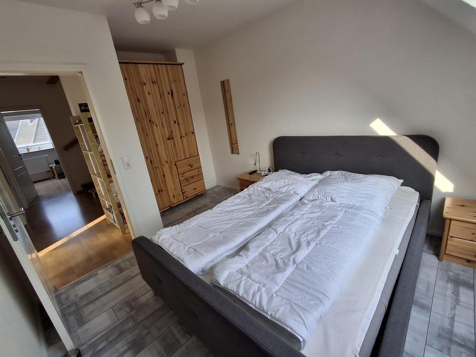 Nahe Ostsee: Gepflegte Doppelhaushälfte mit Kamin, Sauna und Doppelcarport – Bild 12