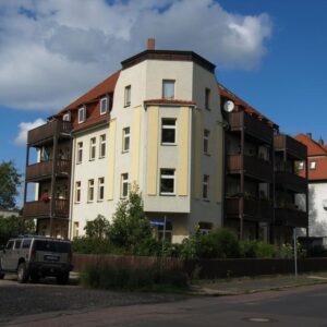 2 Raum DG WE, super Lage großes Tageslichtbad, großer Balkon, Küche