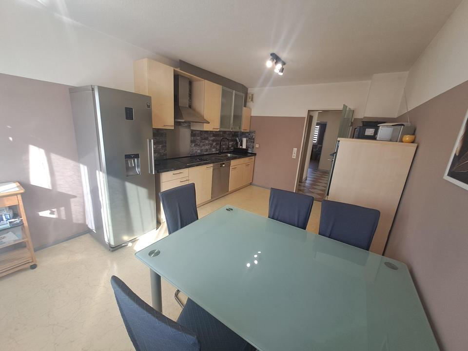 Charmante 4-Zimmer-Wohnung mit separater Wohnküche und zwei Bädern in Rosenheim zu verkaufen – Bild 12