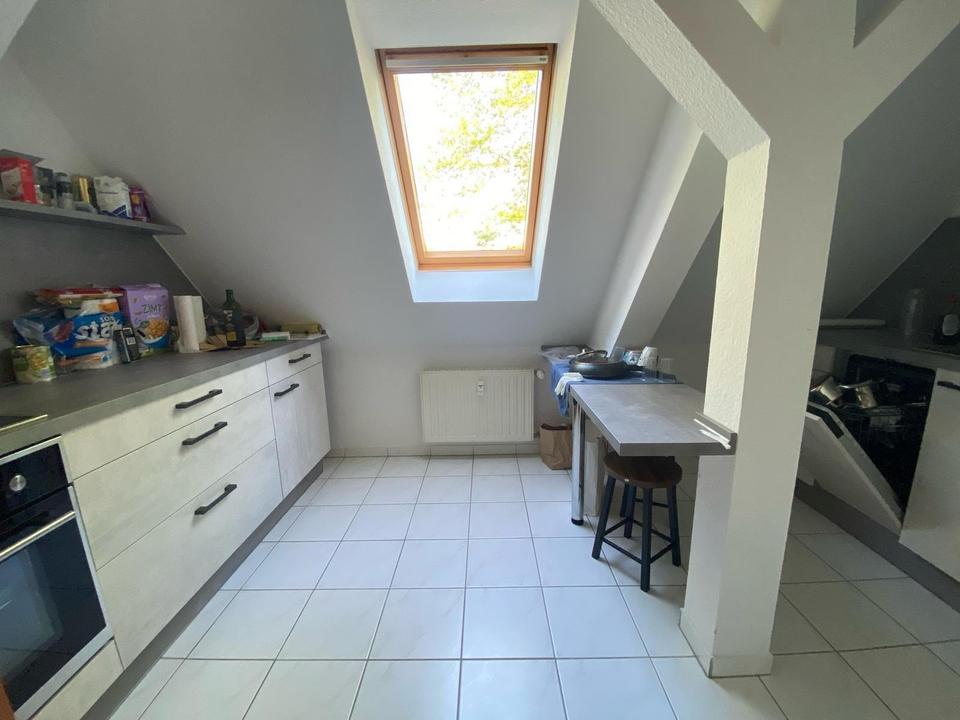 Renovierte Dachgeschosswohnung in ruhiger Lage – Bild 6