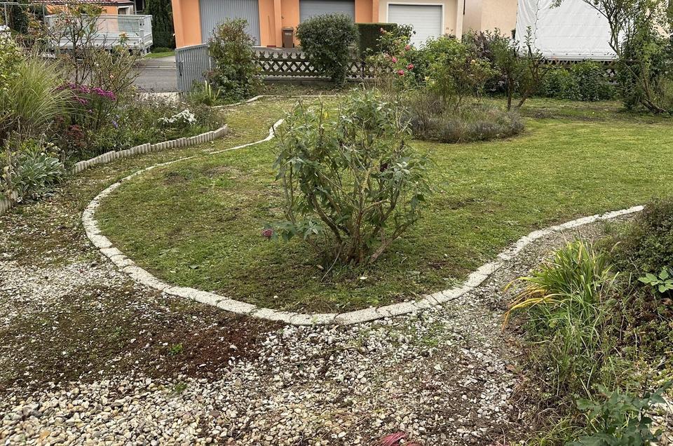 Geräumiges Einfamilienhaus mit schönem Naturgarten und Einzelgarage – Bild 25