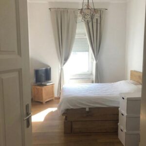 Schöne 3 Zimmer Wohnung mit Einbauküche im Herzen von Wiesbaden