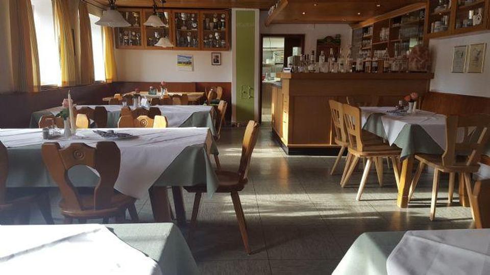 Pension 19 Zimmer, Gasthaus, Biergarten & Betreiberwohnung, Umwandlung "Gewerbe für Wohnen" – Bild 20