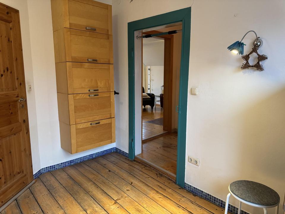 Haus mit zwei Wohneinheiten und einem separaten großen Garten – Bild 25