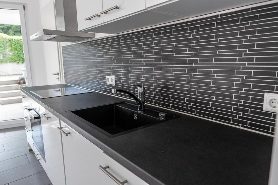 Moderne 2-Zi Wohnung in Stuttgart-West mit Terrasse, EBK, Aufzug, Tiefgarage, Wallbox – Bild 2