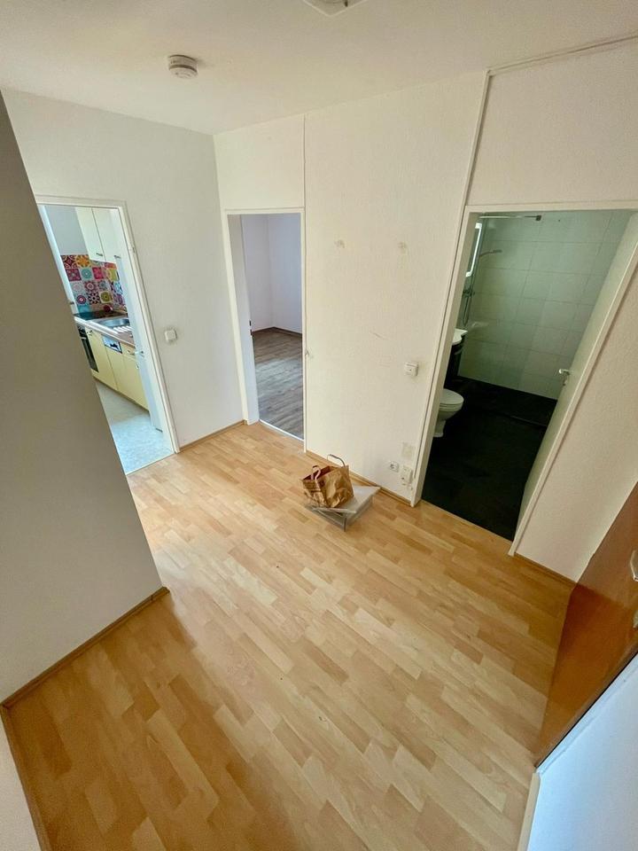 Stadtnahe 2-Zimmerwohnung mit Balkon + neue Heizung – Bild 3