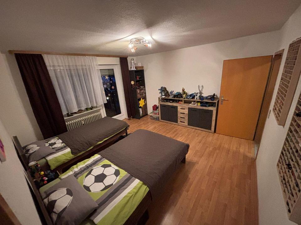 Gepflegte 4-Zimmer-Wohnung inkl. Terrasse und Balkon – Bild 10