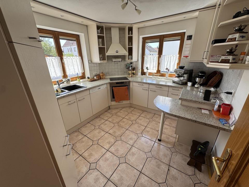 Platz für die ganze Familie! Traumhafte Doppelhaushälfte mit Blick ins Grüne – Bild 9