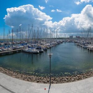Maritime Luxuswohnung mit Panorama Yachthafenblick über 2 Ebenen