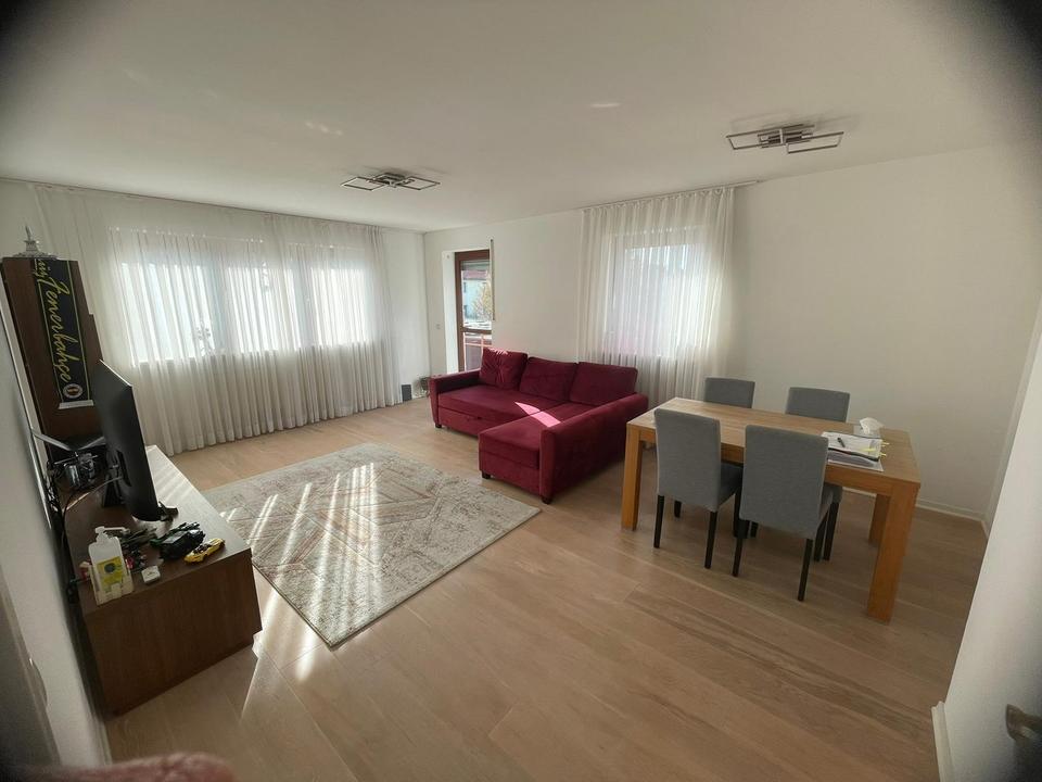 Möblierte 3-Zimmer Wohnung mit Balkon in Obermenzing/München – Bild 2