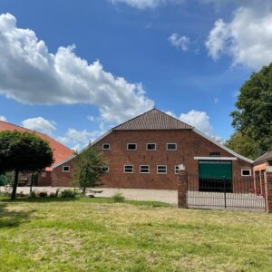 Gepflegte Freizeit-Pferdehalle  in Jemgum