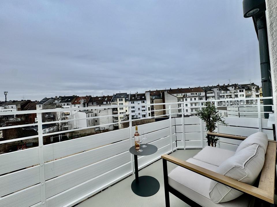 Leerstehende 2-Zimmer-Wohnung mit Balkon: Erstbezug nach Modernisierung im Herzen Düsseldorfs! – Bild 7