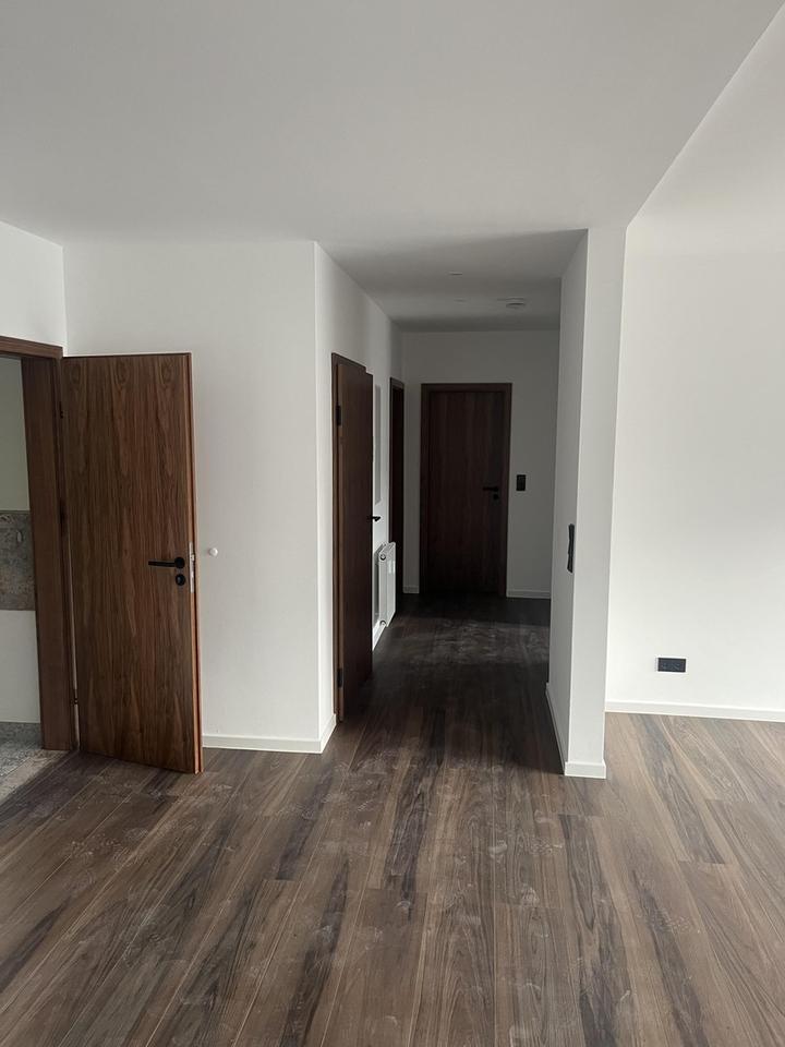 Erstbezug nach Sanierung: Großzügige Etagenwohnung – Bild 3