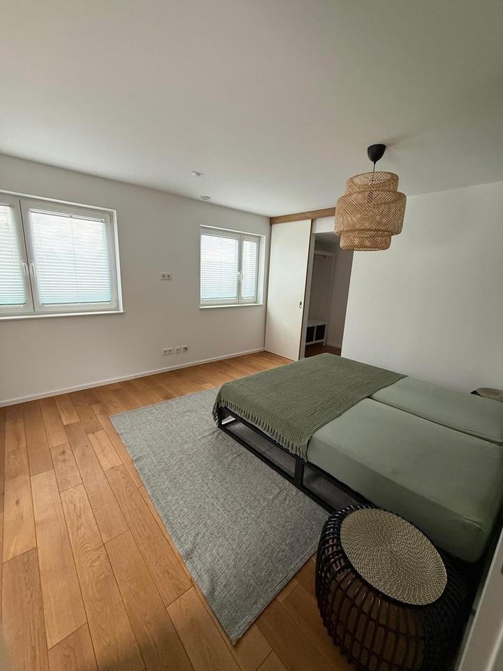 Moderne 2,5-Zimmer-Maisonette mit Balkon, Lift & Stellplatz – ruhige Lage nahe Schloss Alsbach – Bild 10