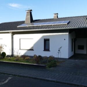 Gepflegtes 1-2 Familienhaus mit schöner Aussicht, provisionsfrei