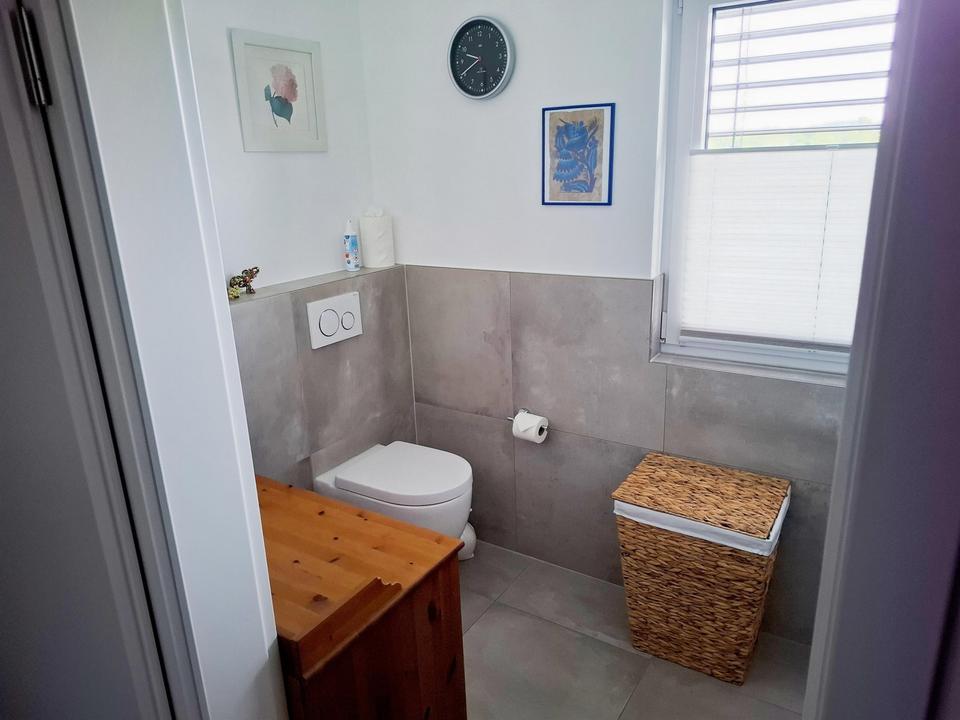 Moderne große Maisonettewohnung mit umlaufender Dachterrasse und zwei Balkonen – Bild 14