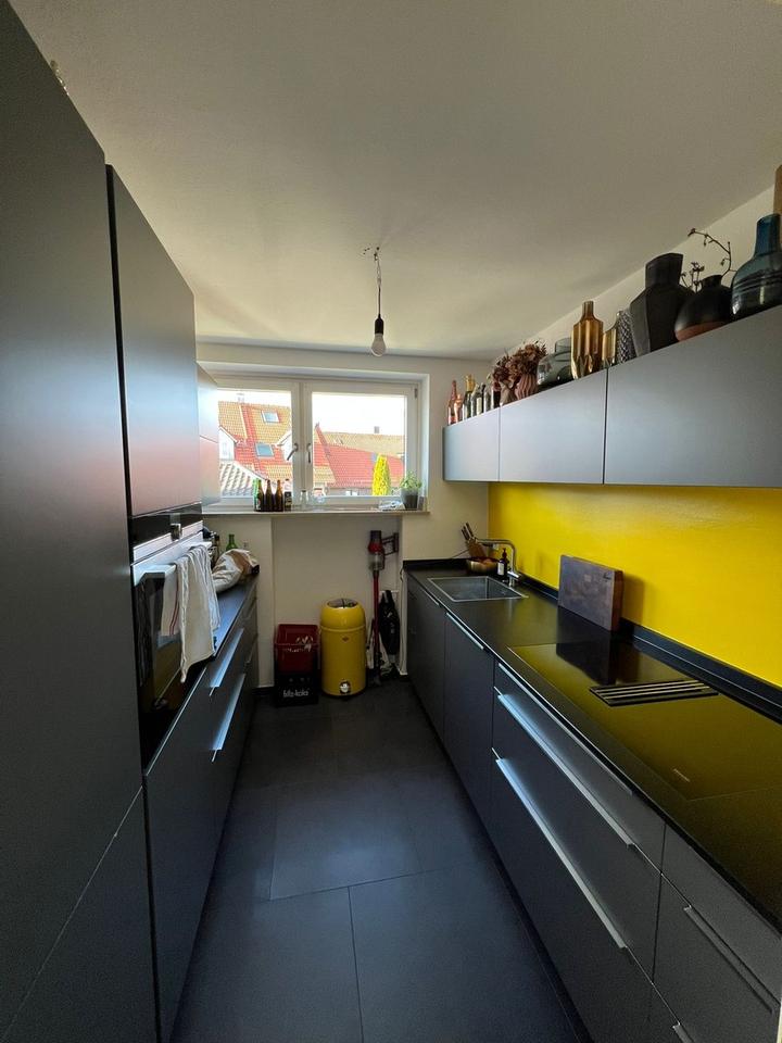 2 Zimmer, Einbauküche, hochwertiges Bad, Südbalkon – Bild 4