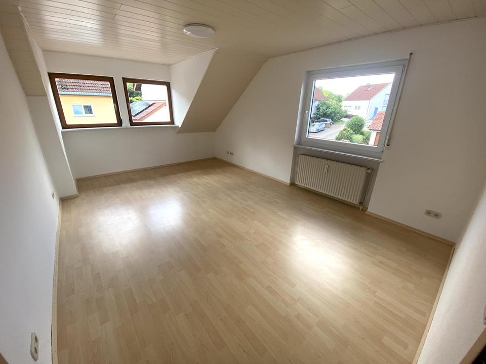 DHH ca. 170 qm Wohnfläche Balkon Carport Stellfläche Garten – Bild 10