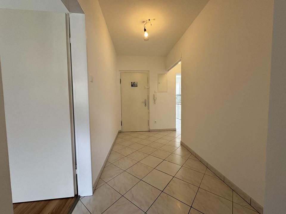 Charmante, großzügige 2-Zimmer-Wohnung mit Balkon in bester Lage auf der Berger Straße. – Bild 20