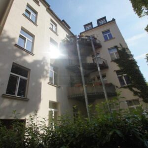 5 Zimmer Wohnung mit Einbauküche und Balkon im Musikerviertel im 2OG zu vermieten
