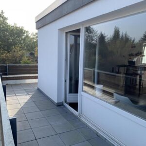 1-Zimmer Penthouse mit TG, 2. OG, saniert, gut vermietet mit Rendite-Potential