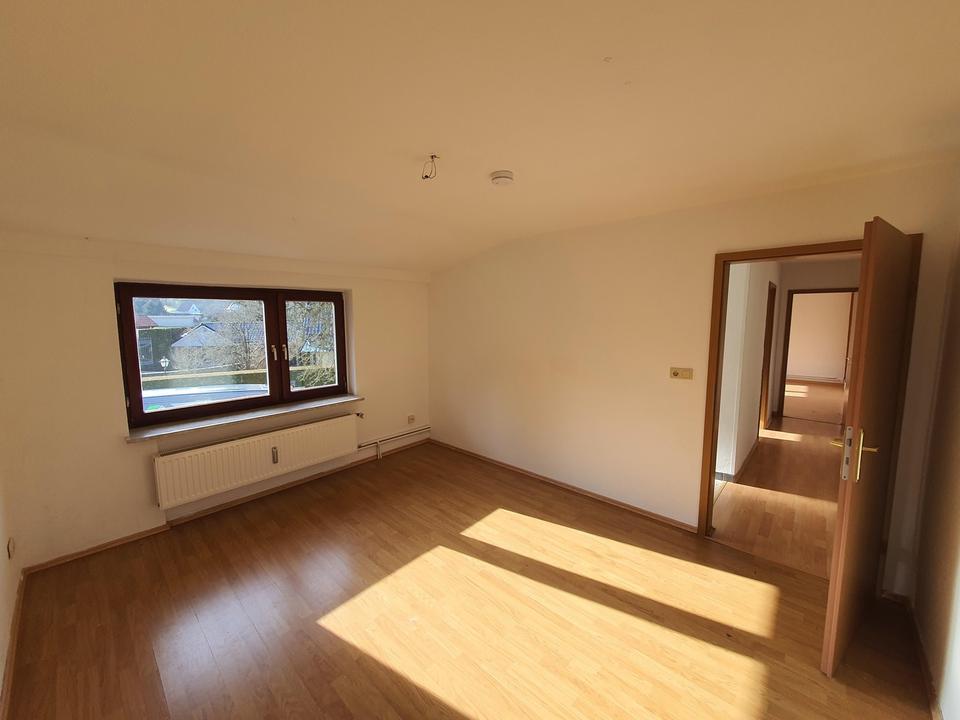 Panten - Sehr schöne renovierte 3 Zimmer Wohnung ab sofort zu vermieten