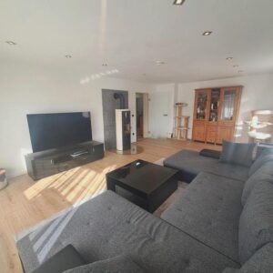 Charmante 4-Zimmer-Wohnung mit separater Wohnküche und zwei Bädern in Rosenheim zu verkaufen