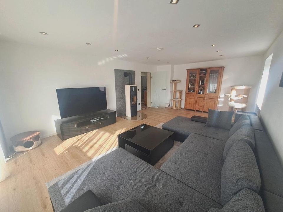 Charmante 4-Zimmer-Wohnung mit separater Wohnküche und zwei Bädern in Rosenheim zu verkaufen