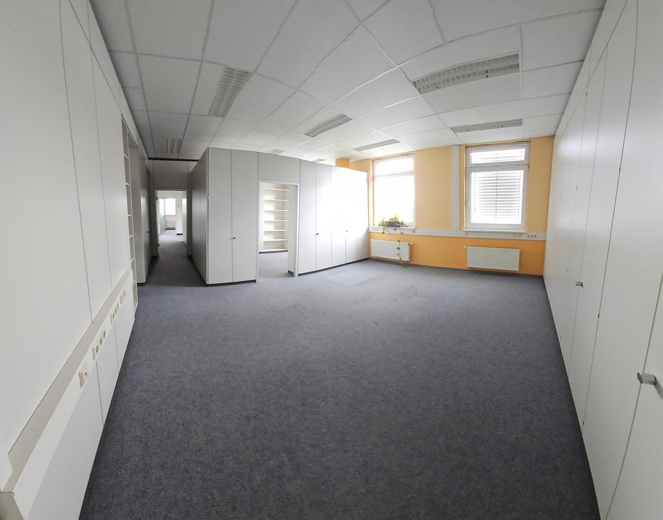 Leichte Fabrikation, Büro und Schulung – Bild 4