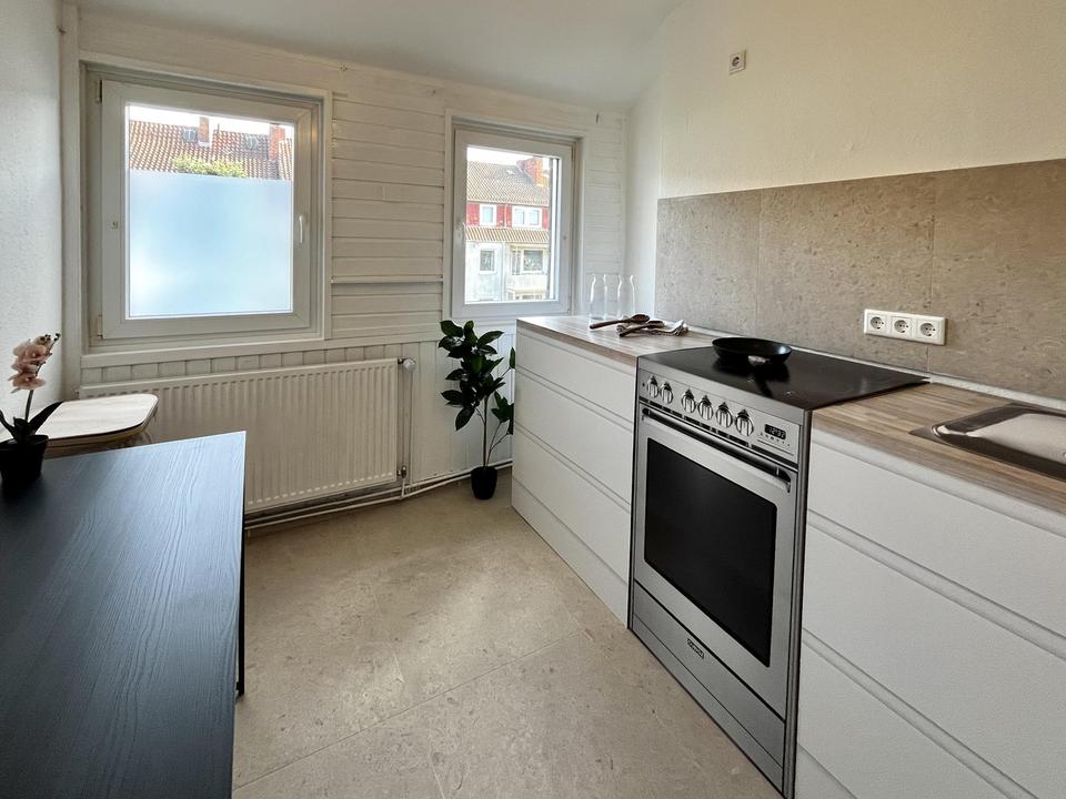 Modern wohnen in Top-Lage: Hochwertig renovierte 2,5-Zimmer-Wohnung – Bild 10