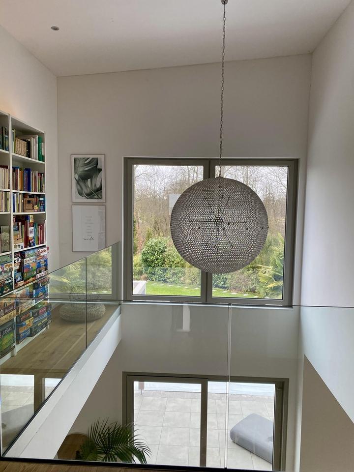 Moderne Stadtvilla mit Pool in Waldrandlage – Bild 26