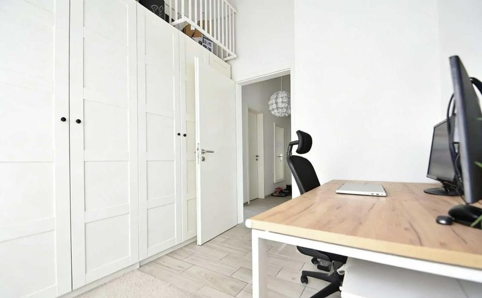 Moderne und helle 3,5-Zimmer-Wohnung | Balkon & Garage | EBK | 3 Min U-Bahn | Nähe Uni Hohenheim – Bild 3