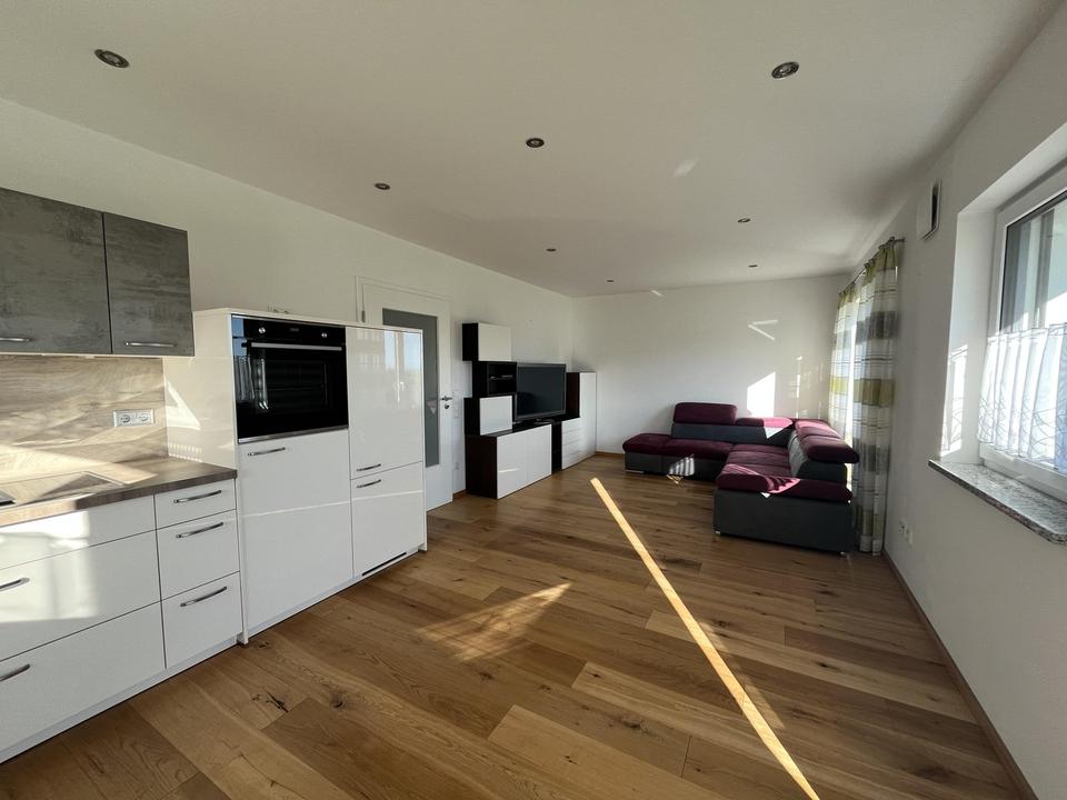 Traumhafte 2-Zimmer Wohnung barrierefrei mit Einbauküche und 2 Balkonen – Bild 2