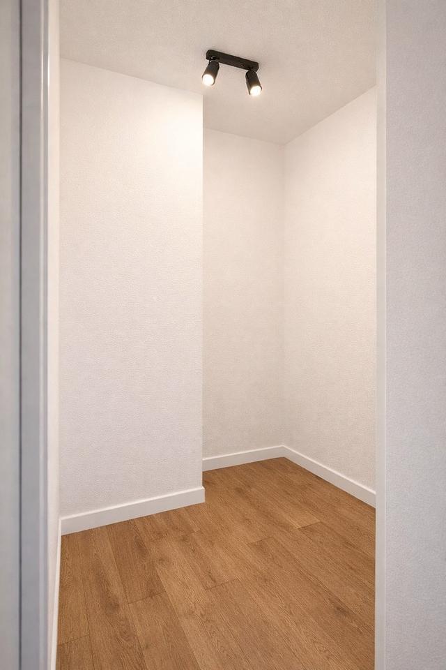 Kernsanierte 3-Zimmer Wohnung Erstbezug neue Küche WG geeignet – Bild 8