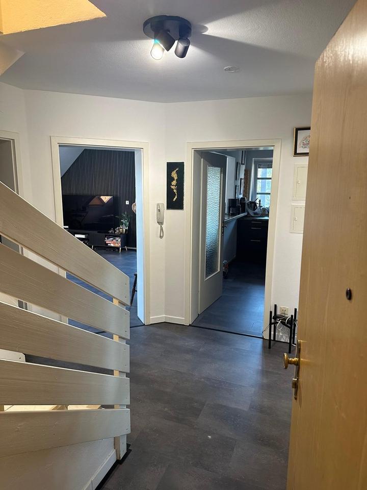 Provisionsfreie Vollmöblierte Maisonette Wohnung + 2 Stellplätze – Bild 2