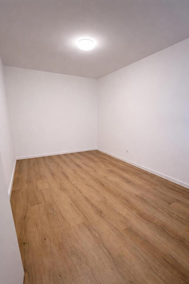 Modern sanierte 2-Zimmer-Wohnung mit Einbauküche inkl. Strom und Heizkosten – Bild 3