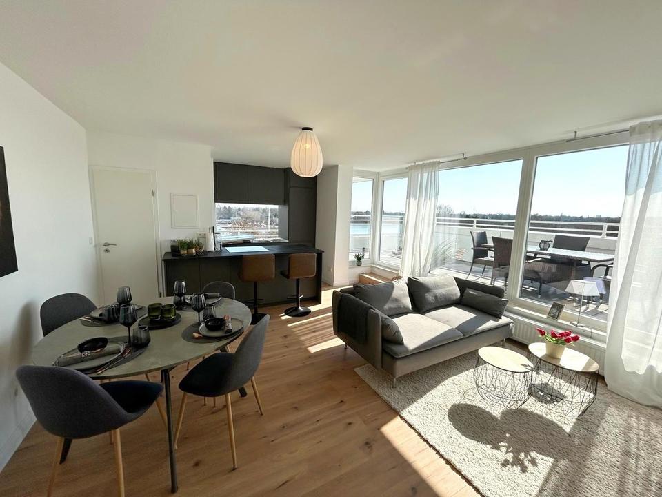 Penthouse mit großer Dachterrasse, Erstbezug nach Sanierung, inkl. TG-Stellplatz, ohne Courtage