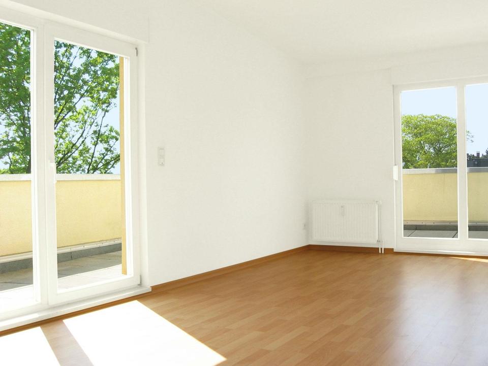 3 Zi Penthouse in bester Lage, sonnig, ruhig, 30qm umlaufende Dachterrasse, 2 Parkplätze – Bild 3