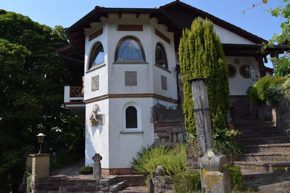 Traumaussicht in die Rheinebene - Einfamilienhaus mit Einliegerwohnung und Ausbaupotenzial – Bild 2