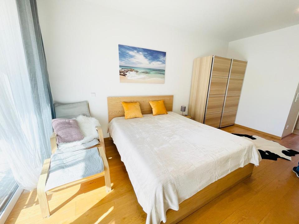 + Erstklassiger Lage an der Isar + Neuwertiges Apartment mit sonniger Terrasse – Bild 2