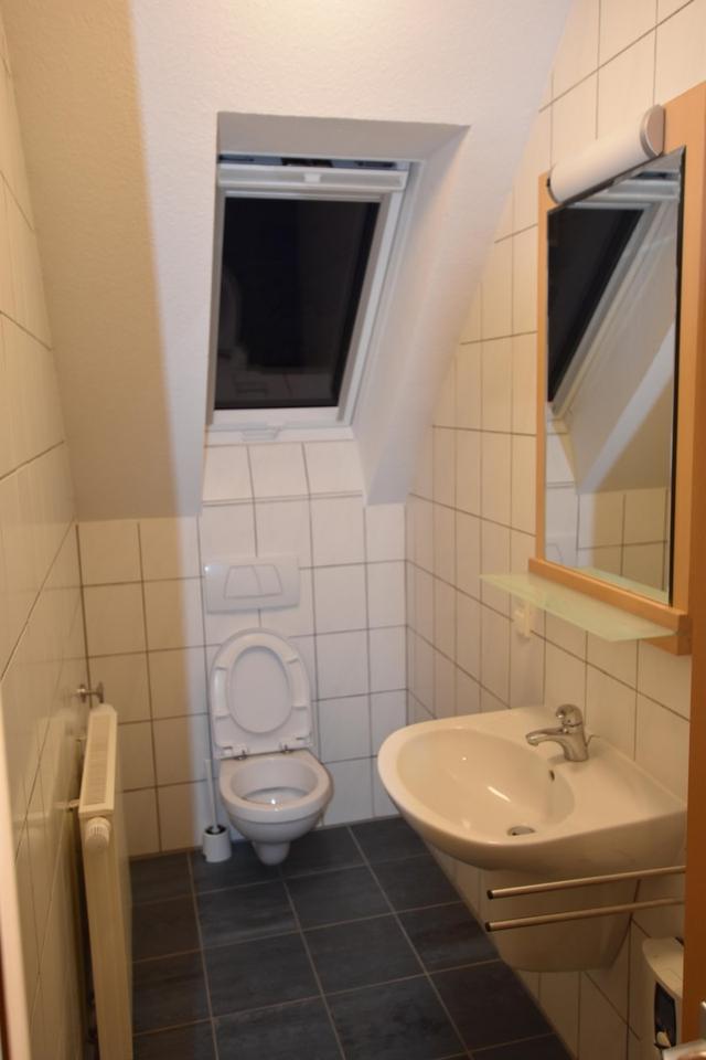 Hell und modern: 4-Zimmer Maisonette Wohnung – Bild 2